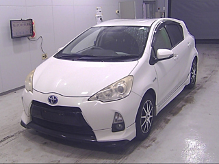 TOYOTA AQUA 2013