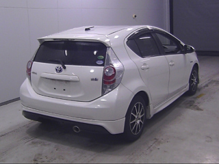 TOYOTA AQUA 2013