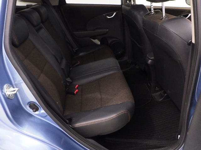 HONDA FIT SHUTTLE 2013