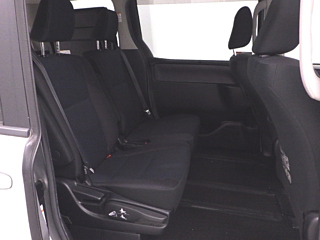 TOYOTA VOXY 2014
