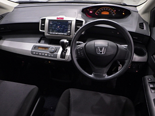 HONDA FREED 2010