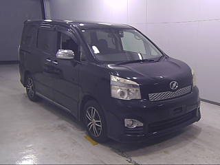 TOYOTA VOXY 2013