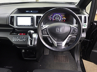 HONDA STEP WAGON 2012