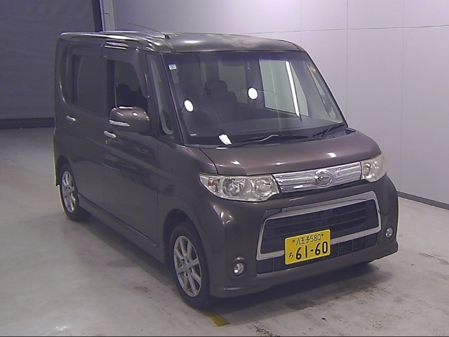 DAIHATSU TANTO 2011
