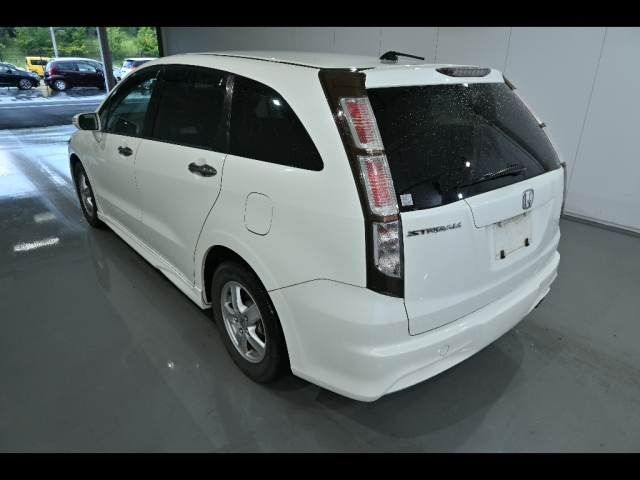 HONDA STREAM 2011