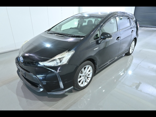 TOYOTA PRIUS ALPHA 2016