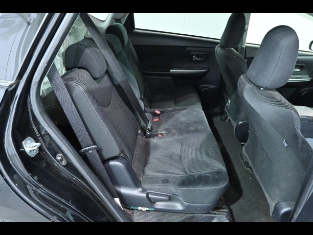 TOYOTA PRIUS ALPHA 2016