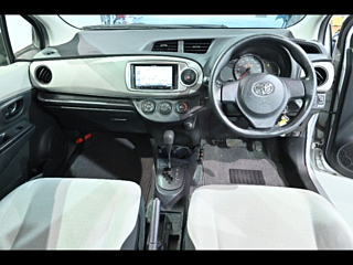 TOYOTA VITZ 2014