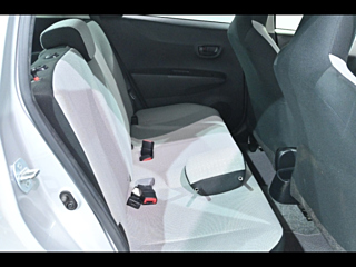 TOYOTA VITZ 2014