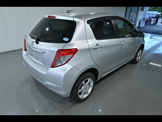 TOYOTA VITZ 2014