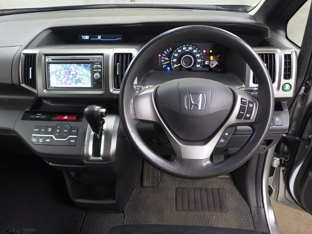 HONDA STEP WAGON 2012