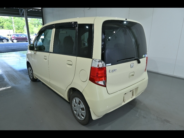HONDA LIFE 2011