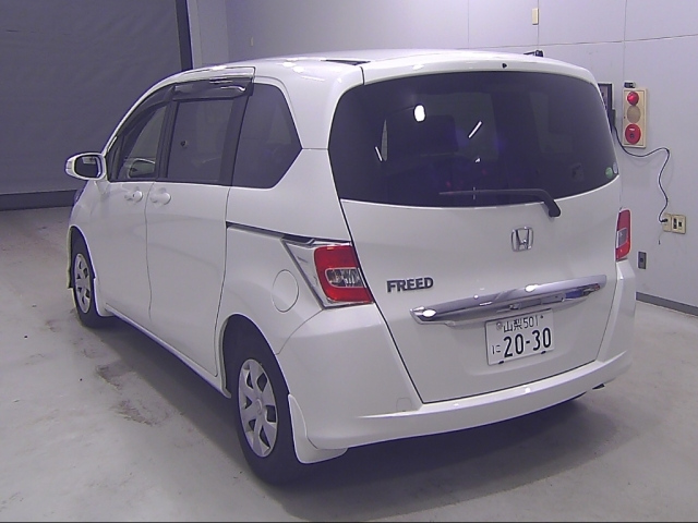 HONDA FREED 2015