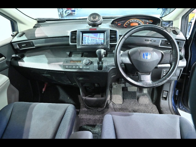 HONDA FREED 2009