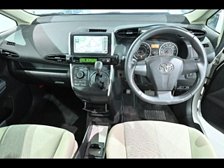 TOYOTA WISH 2010