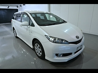TOYOTA WISH 2010