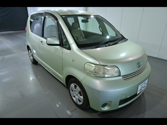TOYOTA PORTE 2009