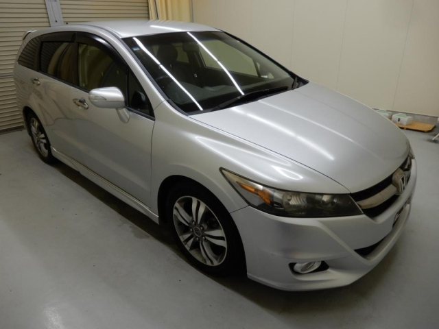 HONDA STREAM 2010