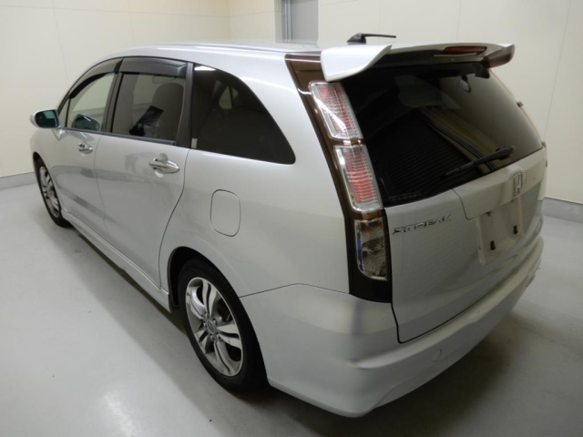 HONDA STREAM 2010