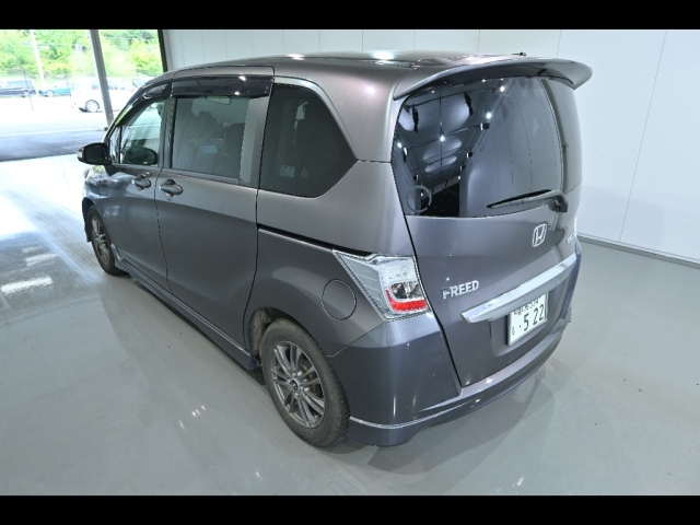 HONDA FREED 2013