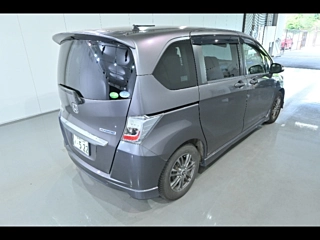 HONDA FREED 2013