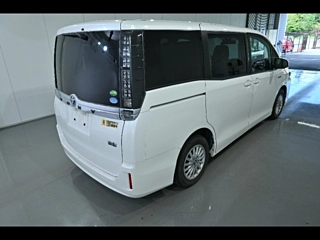 TOYOTA VOXY 2014