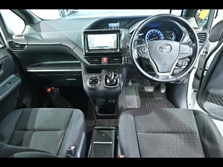 TOYOTA VOXY 2014