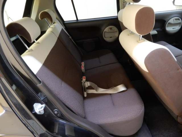 TOYOTA PASSO 2010