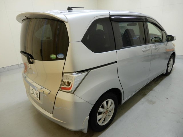 HONDA FREED 2013