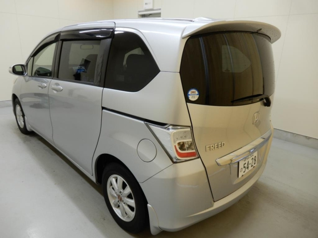HONDA FREED 2013