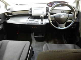 HONDA FREED 2013
