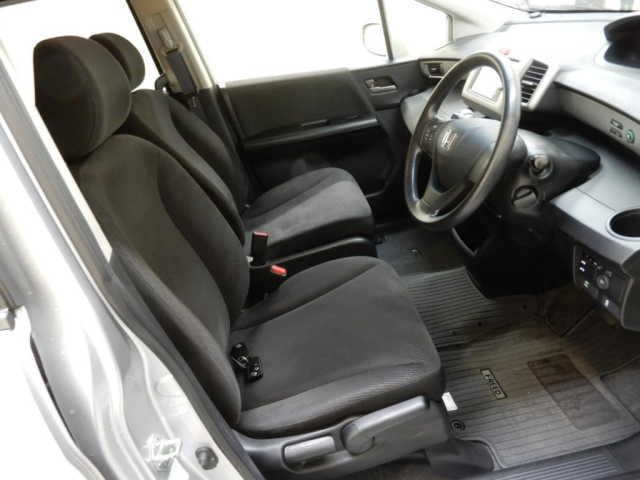 HONDA FREED 2013