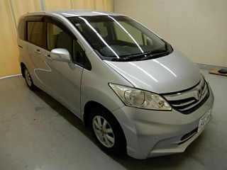 HONDA FREED 2013