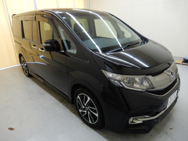 HONDA STEP WAGON 2017