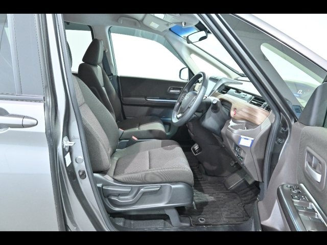 HONDA FREED 2024