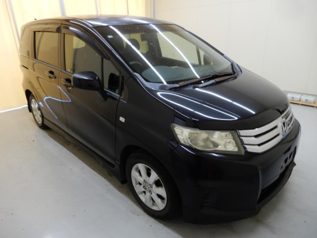 HONDA FREED 2010