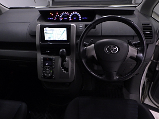TOYOTA VOXY 2008
