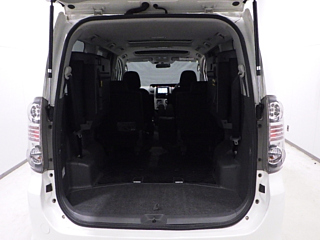 TOYOTA VOXY 2008