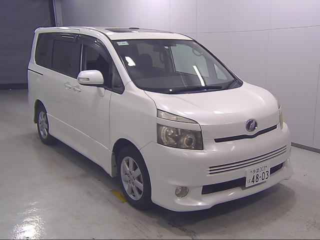 TOYOTA VOXY 2008