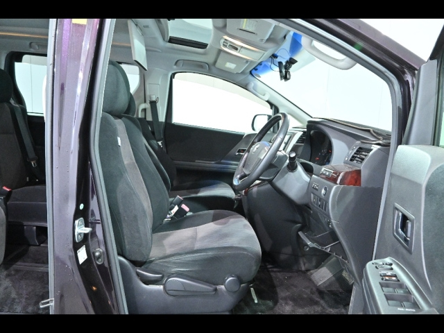 TOYOTA VELLFIRE 2012