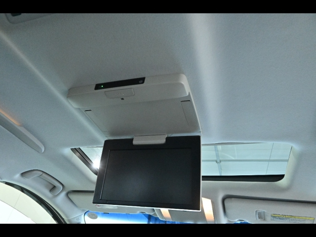 TOYOTA VELLFIRE 2012