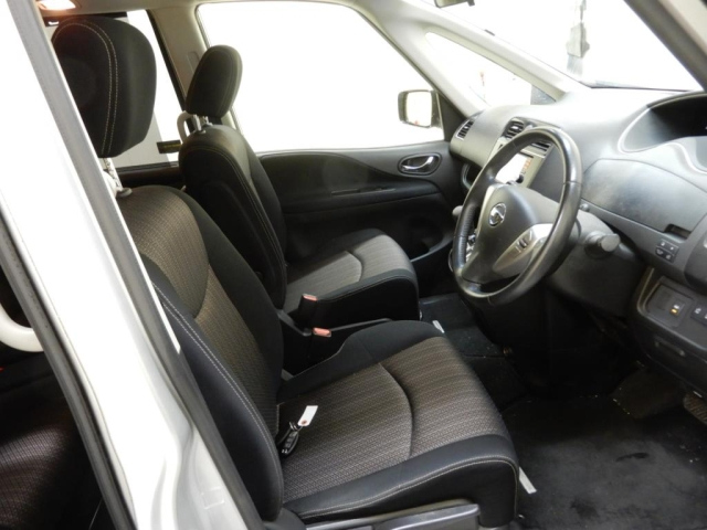 NISSAN SERENA 2014