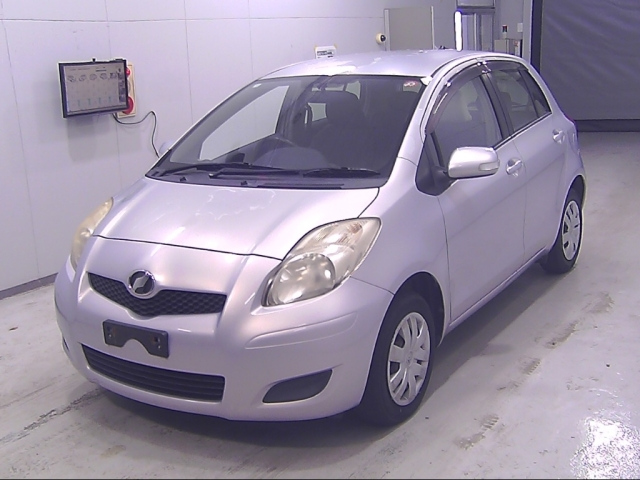 TOYOTA VITZ 2010