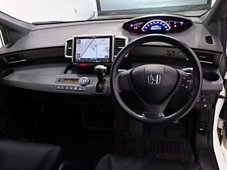 HONDA FREED 2012