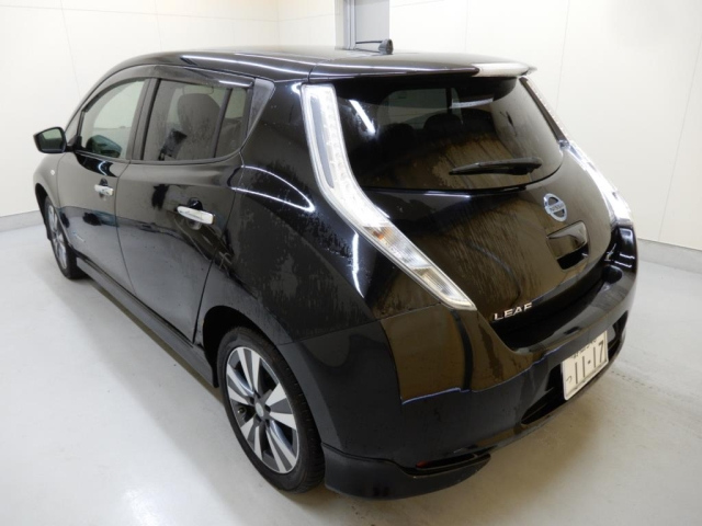 NISSAN LEAF 2017