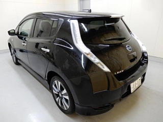 NISSAN LEAF 2017