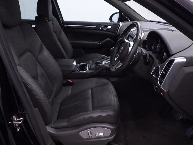 PORSCHE CAYENNE 2015
