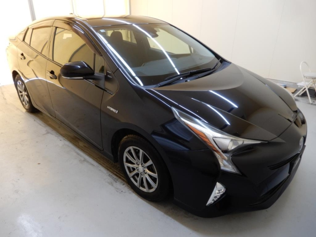 TOYOTA PRIUS 2016