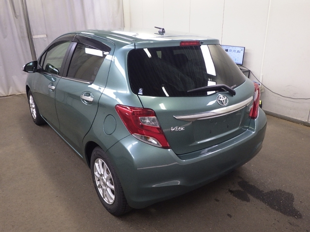 TOYOTA VITZ 2014