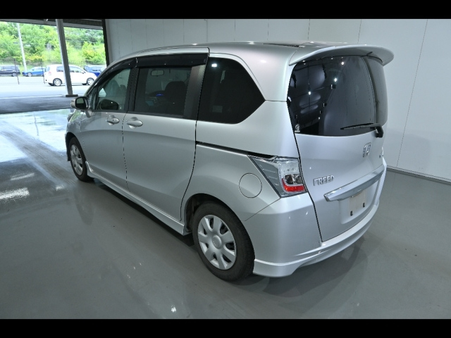HONDA FREED 2012